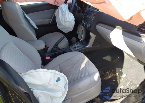 2014 Subaru Forester 2.5I Premium z USA, uszkodzony, nr VIN JF2SJAECXEH402679